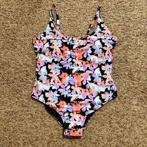 NWOT! Roatan Multicolor Leaf Print One Piece Bathing Suit 4X Vacation Resort